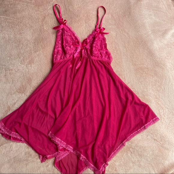 Super cute pink slip with heart details 💕 - Picture 1 of 3